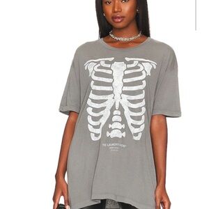 NEW! e🎃☠️The Laundry Room Skeleton t Shirt